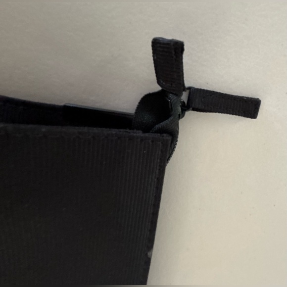 M•A•C Cosmetics | small cosmetic/makeup bag - Picture 9 of 15